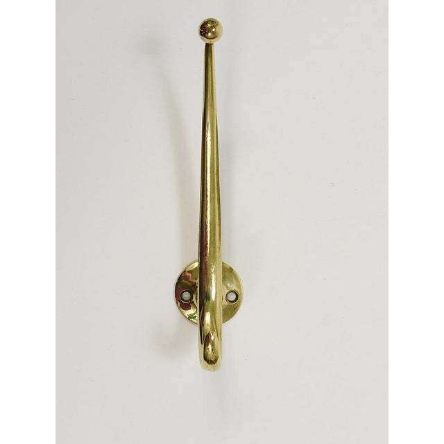 Gold Mid-Century Curved Brass Wall Coat Hooks from Werkstätte Hagenauer Wien, 1950s, Set of 2 For Sale - Image 8 of 13