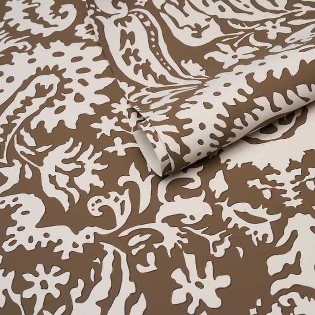 Schumacher Schumacher Suffolk Damask Wallcovering In Brown For Sale - Image 4 of 6