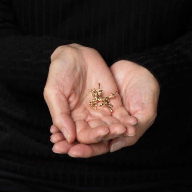 1970s Vintage Unicorn Pendant 10k Yellow Gold Estate Charm Animal Jewelry For Sale - Image 4 of 4