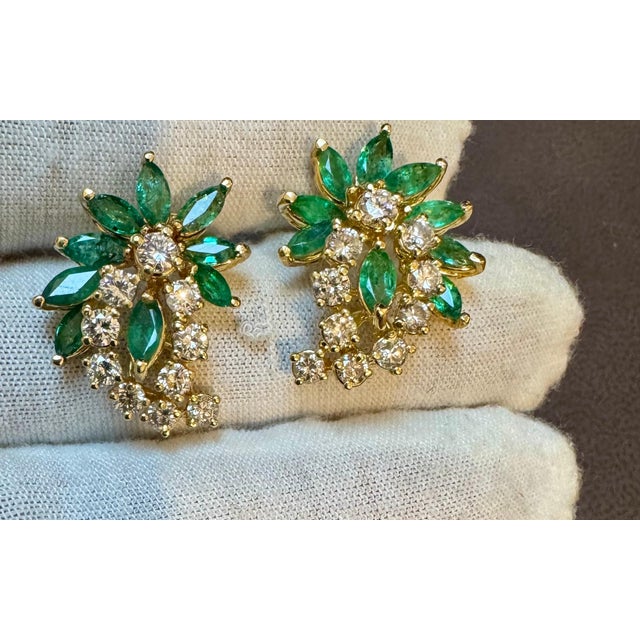 Contemporary 1.8Ct Natural Brazilin Marquise Emerald & 2.0 Ct Diamond Clip on Earring 18 KYG For Sale - Image 3 of 18