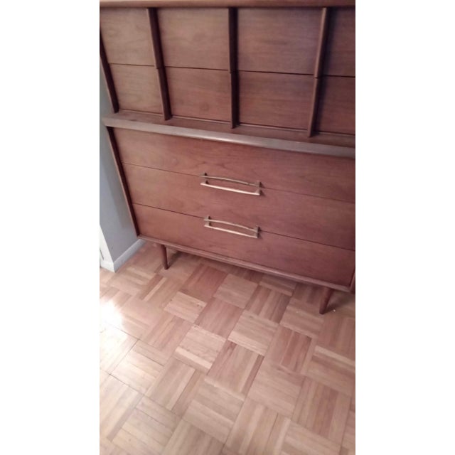 Kent Coffey “Eloquence” 1960s Walnut Bedroom Suite — Queen Bed, Highboy, Dresser + Mirror For Sale - Image 10 of 11