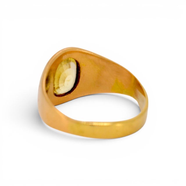 Mid-Century Modern Vintage 18k Gold Signet Ring, 2.5ct Natural Light Yellow Ceylon Sapphire, Size 6.5 For Sale - Image 3 of 5