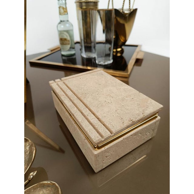 Enzo Mari Rectangular Carved Travertine Box in the style of Fratelli Mannelli, Italy, 1970s For Sale - Image 4 of 16