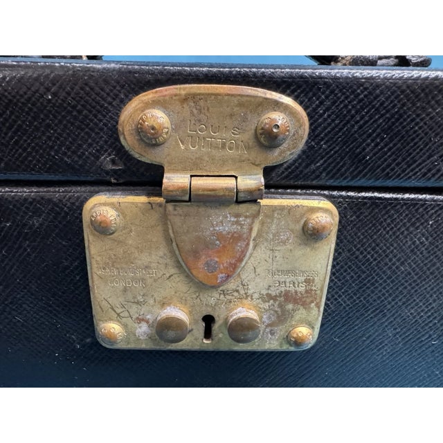 Animal Skin Antique Louis Vuitton 1920s Deluxe Vanity Case Leather Travel Box Mirror Bottles For Sale - Image 7 of 16