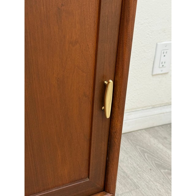 Mid Century Modern Walnut Credenza For Sale In Los Angeles - Image 6 of 12