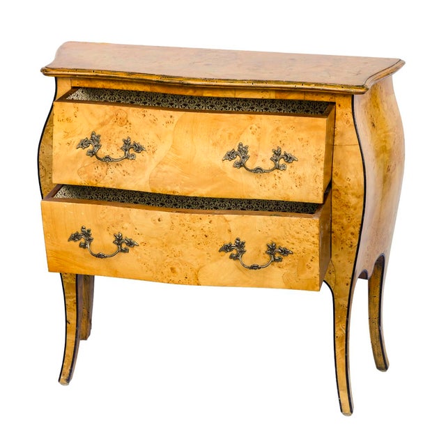 A Beautiful Vintage Italian Venetian Bombe Style Commode/Chest of drawers. Hand crafted and carved from Italian Olive...