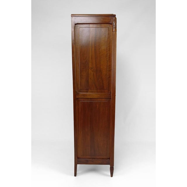 Art Deco Display Cabinet in Walnut, 1920 For Sale - Image 3 of 18