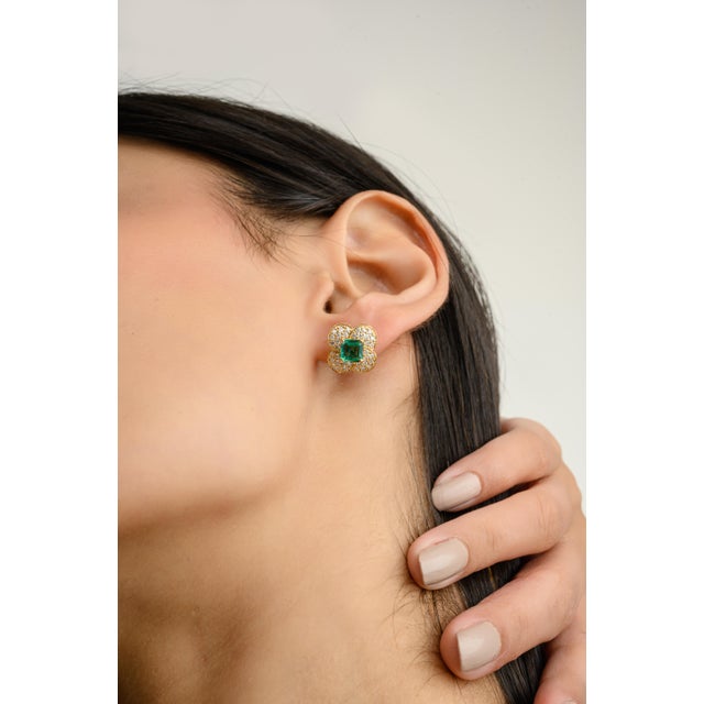 Boho Chic Diamond & Emerald Clover Stud Earrings in 18k Gold- a Pair For Sale - Image 3 of 11