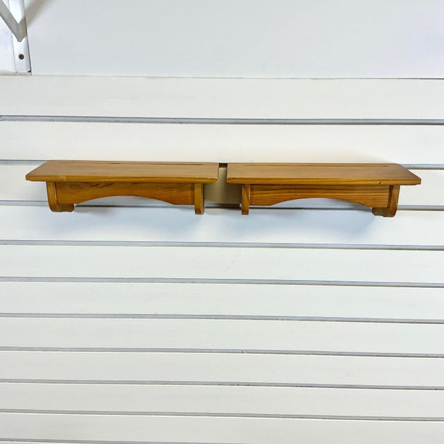 Farmhouse 1980s Vintage Rustic Americana Farmhouse Pine Wall Shelves - A Pair. For Sale - Image 3 of 15
