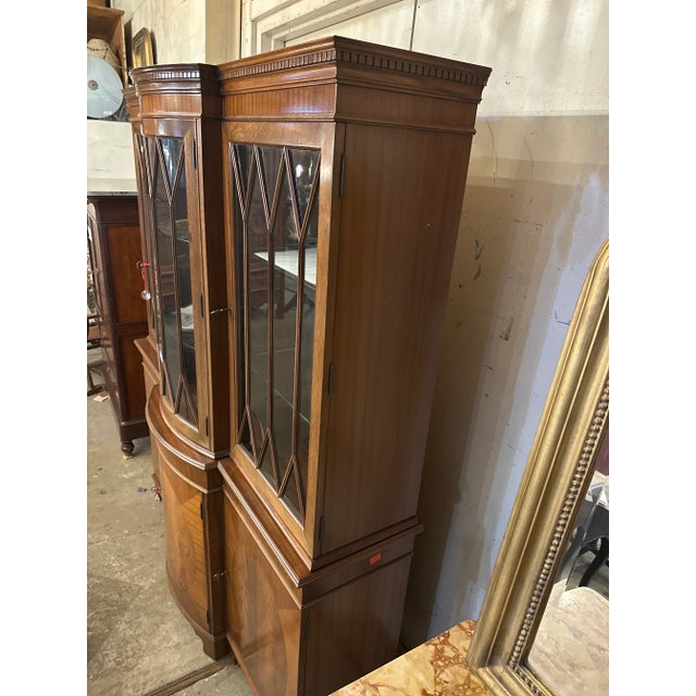 Wood Mid-1900s Georgian-Style Mahogany Breakfront China Cabinet For Sale - Image 7 of 14