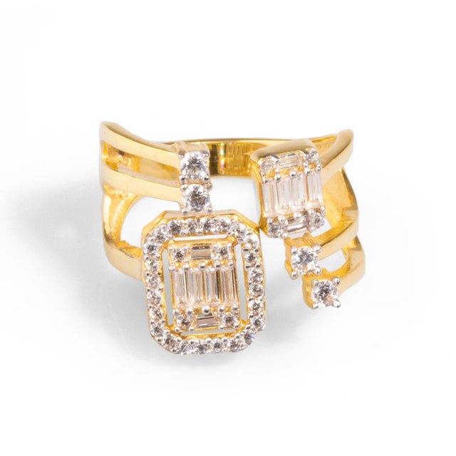 Baguette Diamond Adjustable Gold Fashion Ring, Size 5 For Sale In Miami - Image 6 of 6