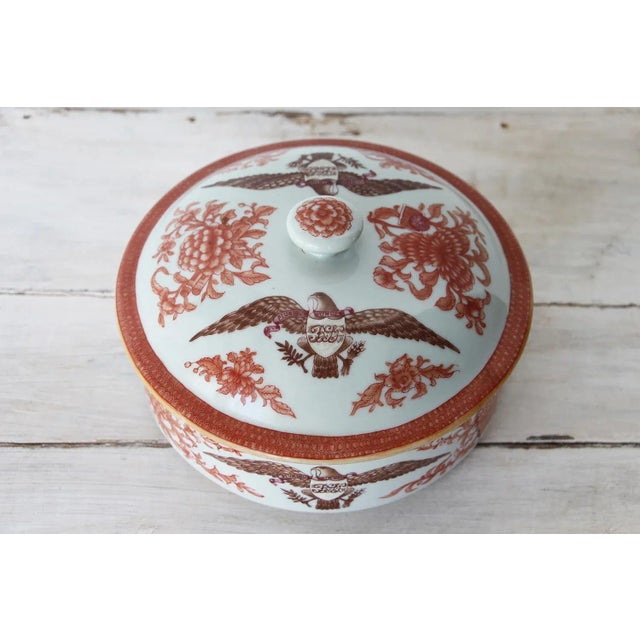 Chinese Export American Armorial Porcelain Tureen For Sale - Image 4 of 13