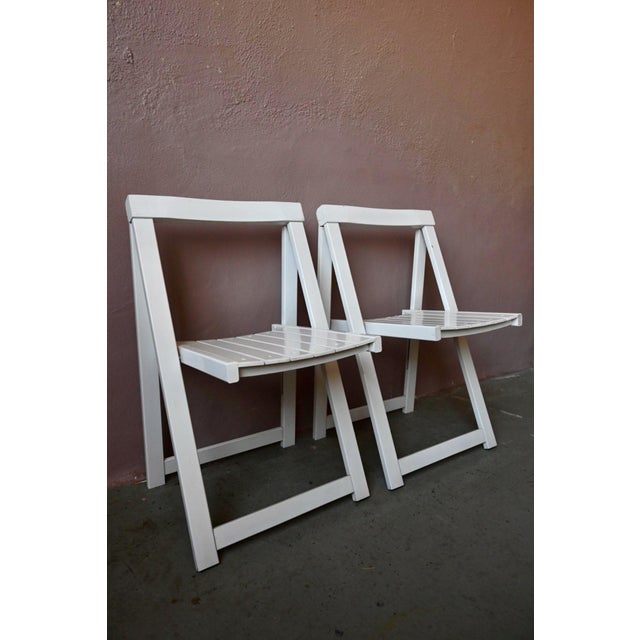 White Italian Folding Chairs in White Lacquered, 1960s, Set of 2 For Sale - Image 8 of 15