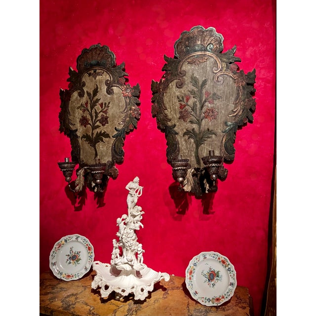These exceptional Italian polychrome lacquered wall sconces are true masterpieces of 18th-century Rococo Venetian...