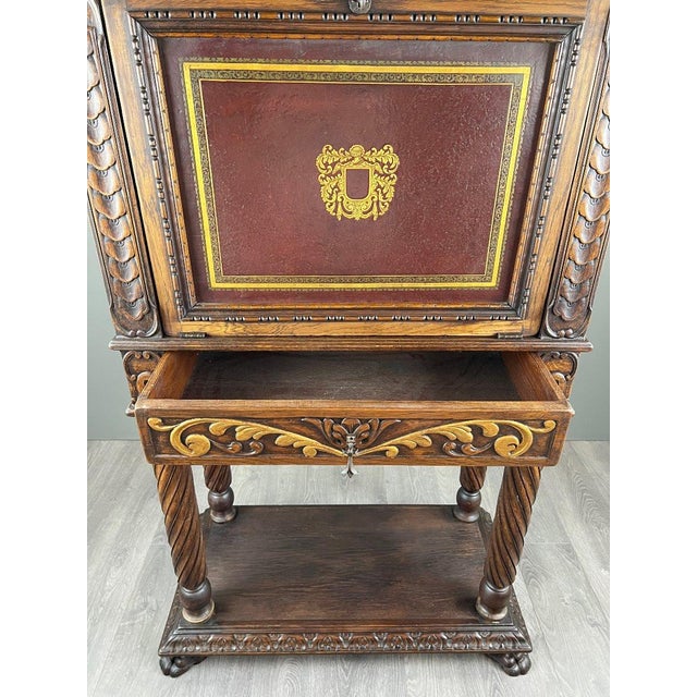 Neo-Renaissance style carved and polychrome wooden secretary desk, 19th century An elegant secretary desk in solid wood,...
