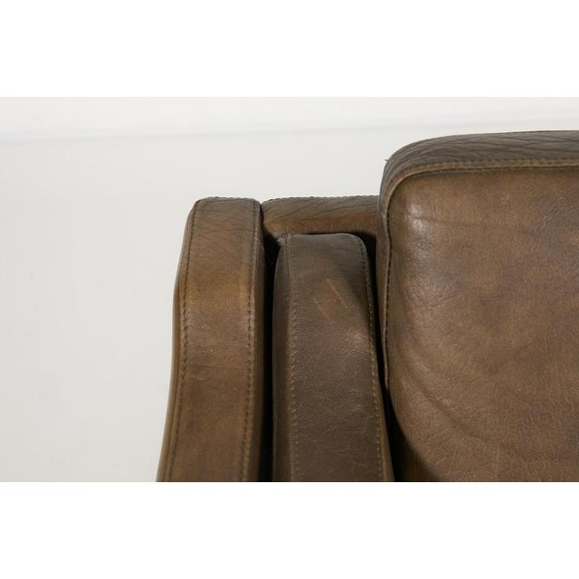 Brown Two-Seater Sofa in Leather from Vemb, 1980s For Sale - Image 8 of 11