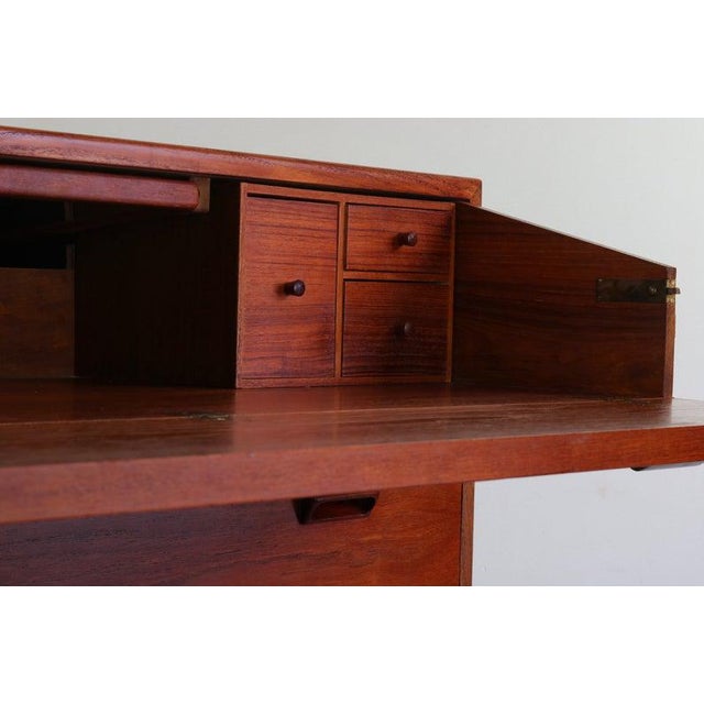 Soborg Mobelfabrik Borge Mogensen for Søborg Møbelfabrik Teak and Oak Chest Vanity / Short Dresser, Denmark For Sale - Image 4 of 10