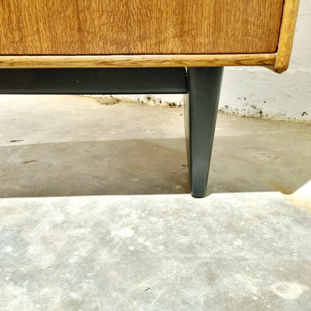 Pastoe DE02 Sideboard in Oak by Cees Braakman for UMS Pastoe, Netherlands, 1950s For Sale - Image 4 of 17