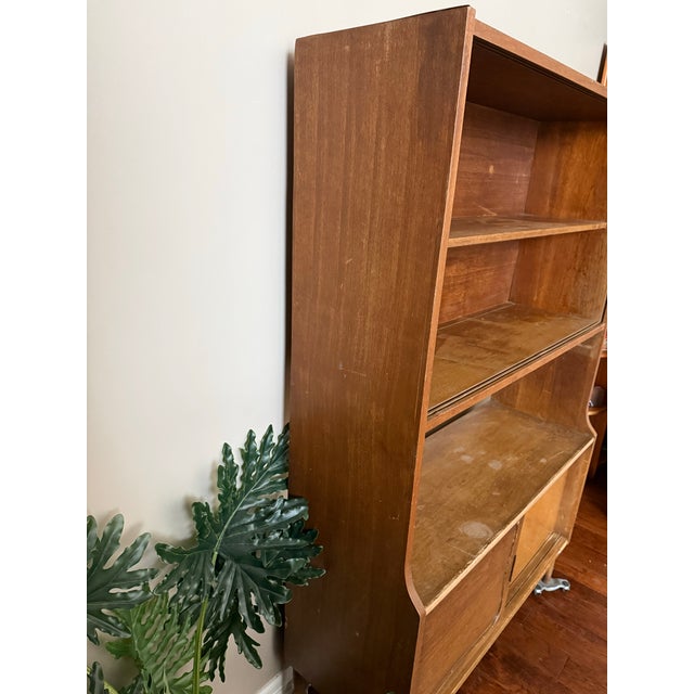 Vintage MCM Walnut China/Display Cabinet For Sale - Image 4 of 11