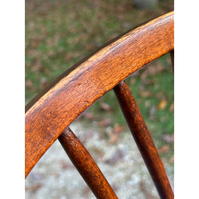 1990’s Nichols and Stone High Sheaf Back Windsor Chairs - A Pair For Sale In New Orleans - Image 6 of 11