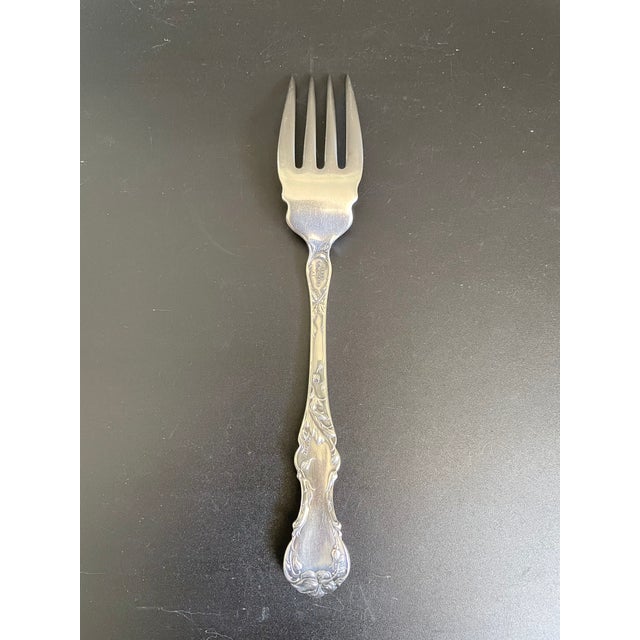 Victorian Antique Art Nouveau 1835 R. Wallace A1 Floral 1902 Silverplate Cold Meat Serving Fork For Sale - Image 3 of 9