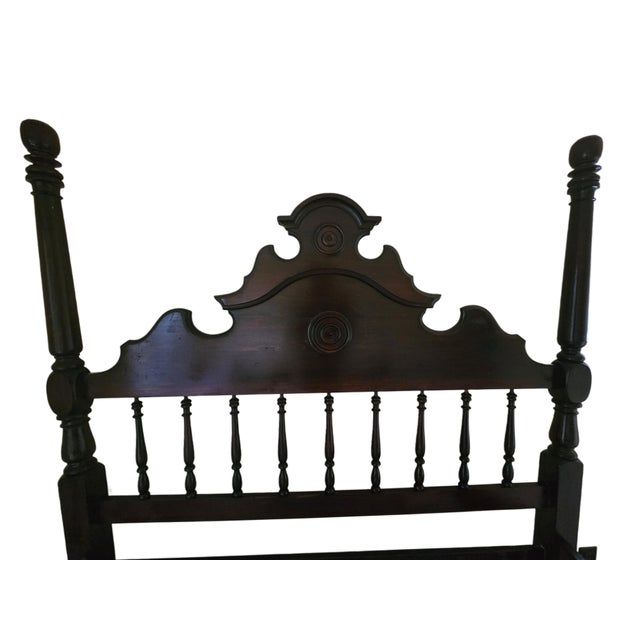 19th C. Spanish Colonial Mahogany Bed: Prominent South Louisiana Family Heirloom For Sale In New Orleans - Image 6 of 7
