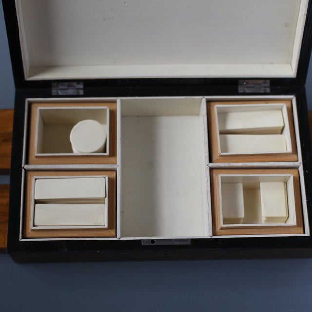 Art Nouveau Antique Burlwood Poker Set With Bone Chips in Fitted Gaming Box, 1920s For Sale - Image 3 of 18