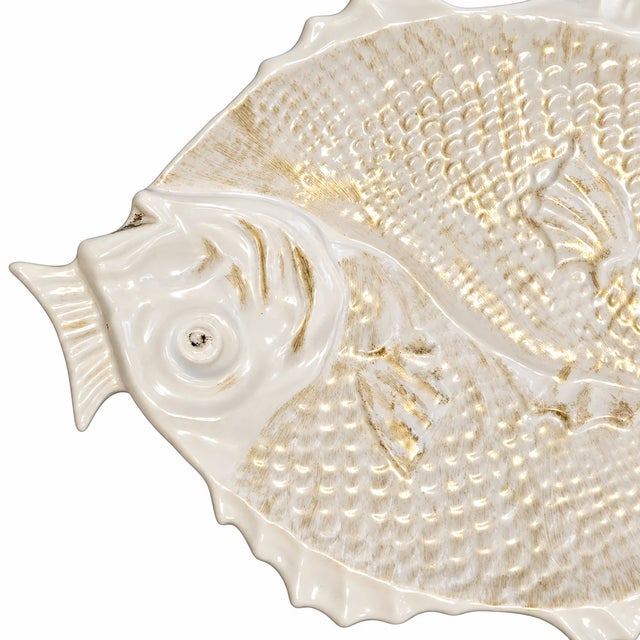 1970s Vintage Bordallo Pinheiro Double Fish Platter — White Portuguese Majolica, 15.5" For Sale - Image 5 of 5