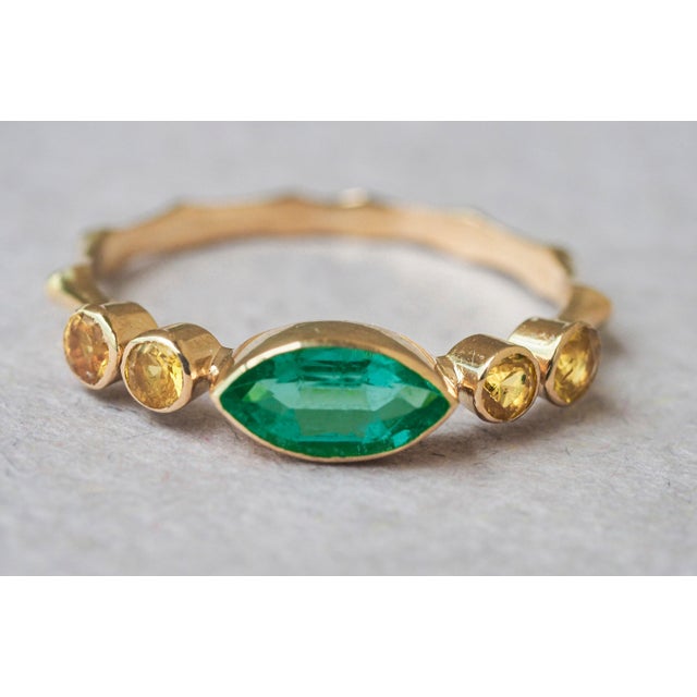 Marquise Emerald Ring in 14k Gold For Sale - Image 4 of 7