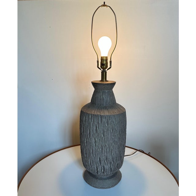 1960s Design Technics Mid-Century Ceramic Table Lamp, Unmarked For Sale In Philadelphia - Image 6 of 9