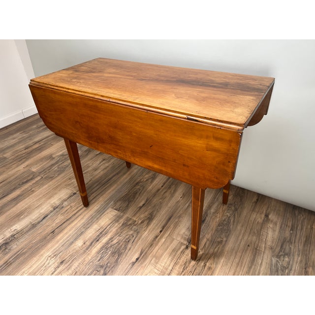 Early 19th Century Antique Hepplewhite Inlaid Maple Drop Leaf Table C. Early 19th Century For Sale - Image 5 of 12