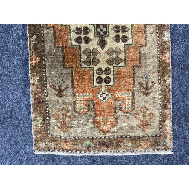 Turkish Yastik Rug 1'7" x 2'9" For Sale - Image 4 of 5