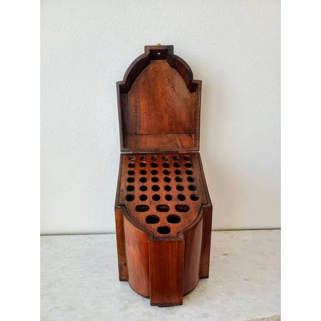 A rare fine quality turn of the 18th/19th century American Federal period antique cutlery knife box, exquisitely hand-...