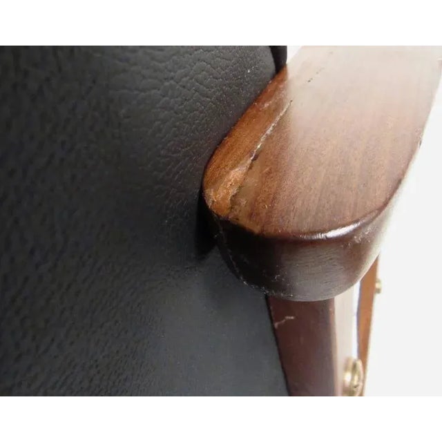 Modern Three-Seat Sofa For Sale In New York - Image 6 of 11