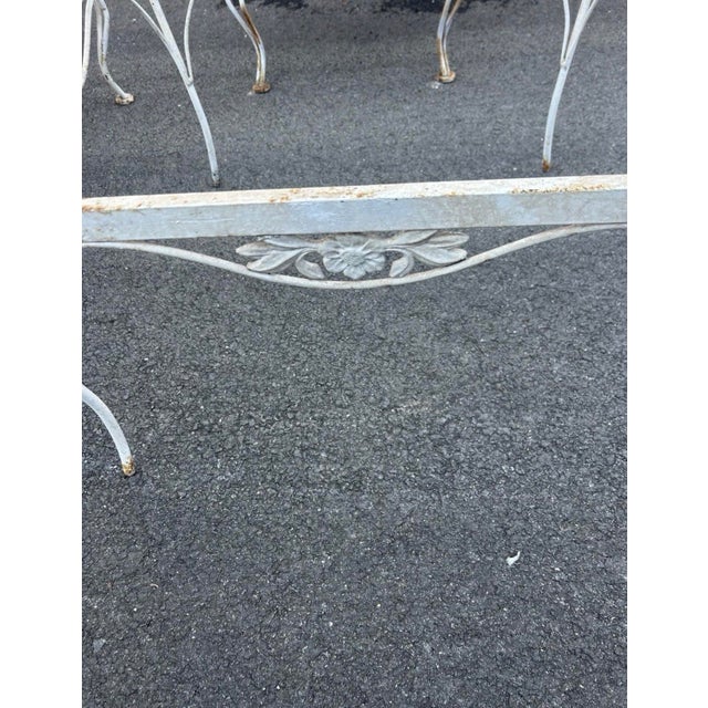1960s l Vintage Wrought Iron Woodard Conversation Set, 3 Pieces For Sale - Image 5 of 5