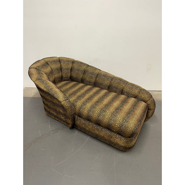 Vintage Vladimir Kagan Styled Post Modern Scallop Chaise Lounge For Sale - Image 9 of 10