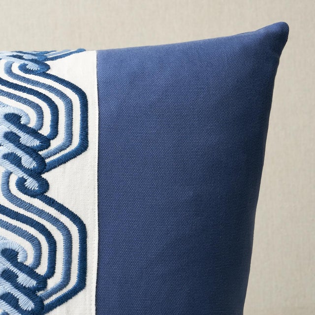 Schumacher Schumacher The Twist Embroidered 18" Pillow in Marine For Sale - Image 4 of 4