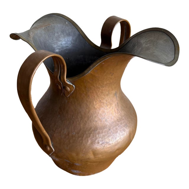 Late 19th Century Handcrafted Hammered Copper Jug For Sale