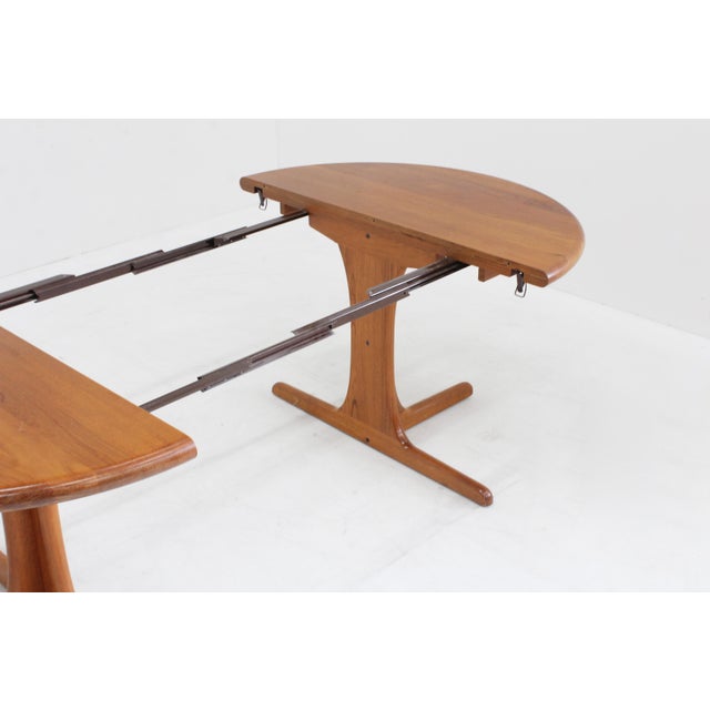 Vintage Danish Round Extendable Dining Table in Teak from Glostrup, 1960s For Sale - Image 6 of 10