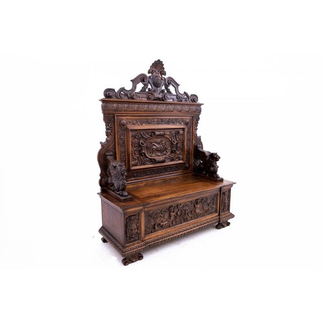 Renaissance Chest, France, 1870s, in Very Good conditions. Designed before 1890