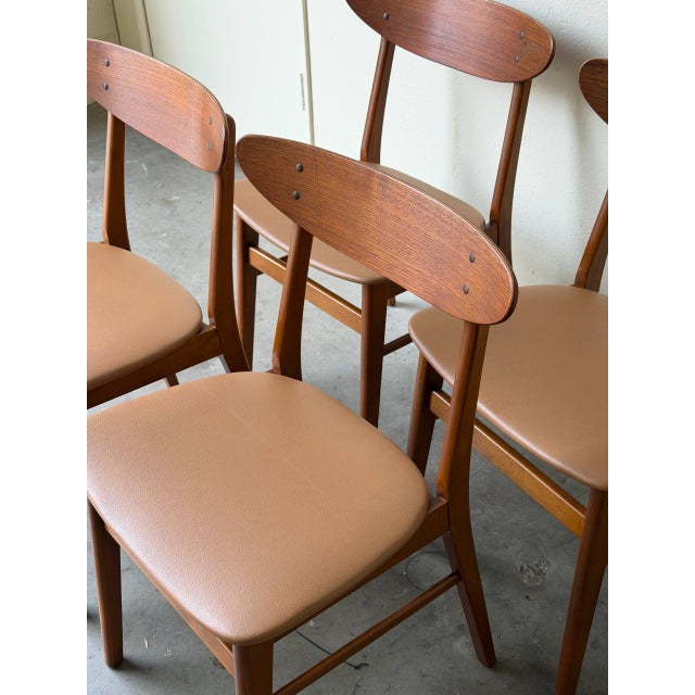 Mid-Century Modern Danish Teak Dining Chairs Set of 4 – Vintage Mid Century Modern Chairs 1960s For Sale - Image 3 of 9