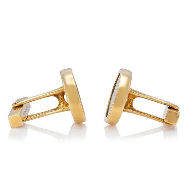 Late 20th Century Pair of Tiffany & Co. 18k Gold Cufflinks with Black Onyx Center For Sale - Image 4 of 4