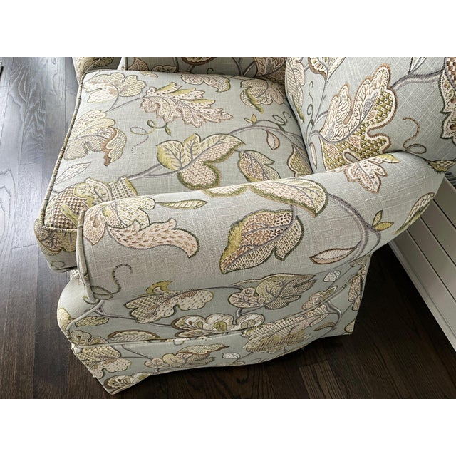 Traditional Late 20th Century Pair of Craftmaster Upholstered Swivel Arm Chairs in Botanical Print For Sale - Image 3 of 10