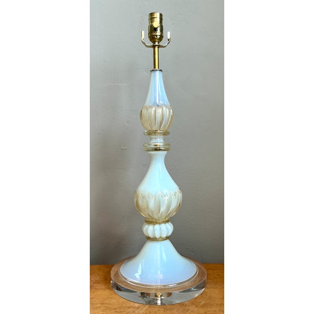 Mid 20th Century Vintage Murano Opalescent Glass and Lucite Table Lamp For Sale - Image 5 of 12