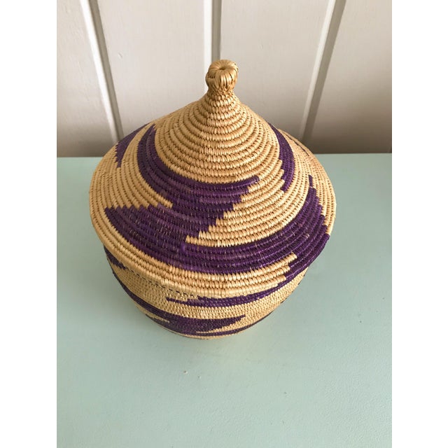 1980s African Lidded Basket For Sale In Los Angeles - Image 6 of 11