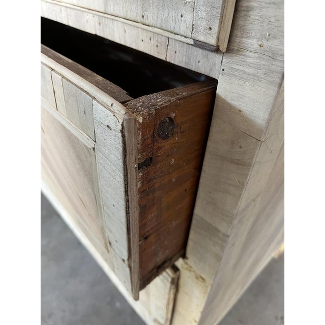 Italian Bleached Walnut Commode with Drawer in Burl Veneer, 18th Century For Sale - Image 12 of 15