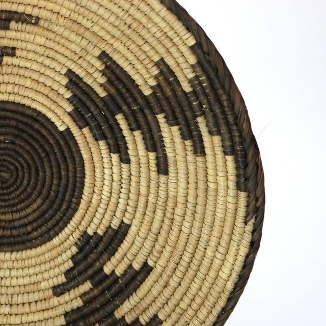 Native American Art Vintage Southwest Native American Woven Reed Basket 20thC For Sale - Image 4 of 10
