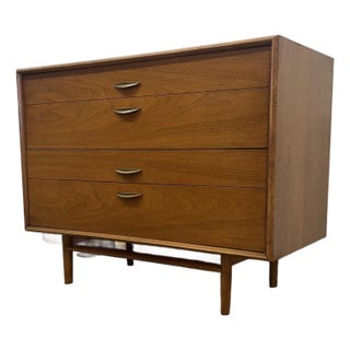 Vintage Mid Century Modern Solid Wood Dresser by Drexel Parallel, 1960s For Sale