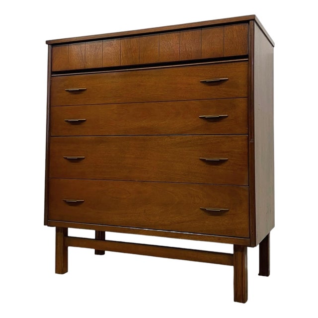 1970s Mid Century Modern Bassett Furniture 4 Drawer Dresser With Dovetail Construction and Brass-Toned Pulls For Sale
