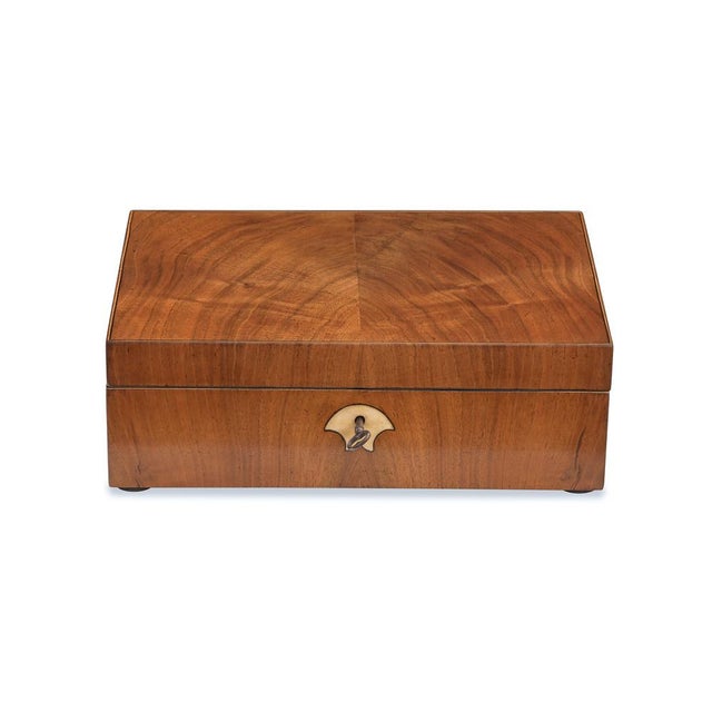 Antique Biedermeier Casket in Walnut, 1830 For Sale - Image 5 of 5